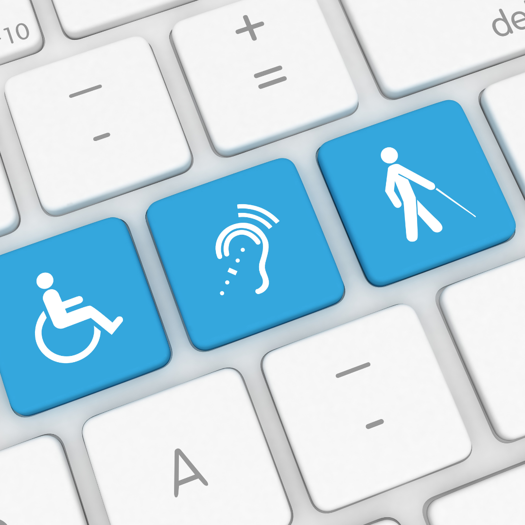 Symbool voor rolstoeltoegankelijkheid weergegeven op een toets van een toetsenbord, waarmee het belang van digitale toegankelijkheid op websites wordt weergegeven.